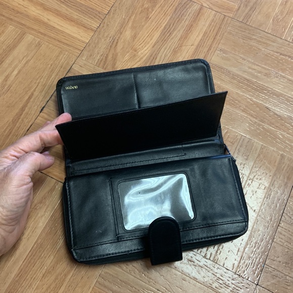 Buxton Women’s Leather Wallet Brown - Picture 3 of 6